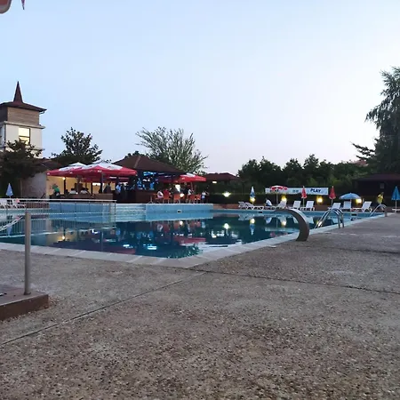 Daisy Harmony Hills *